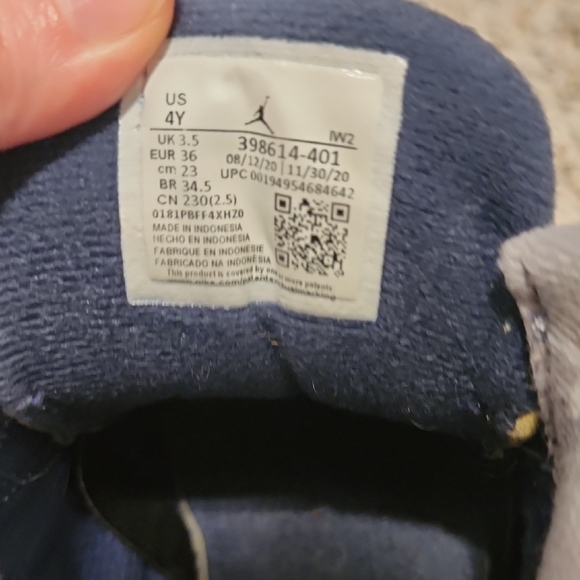 Jordan 3 Georgetown - Picture 5 of 6